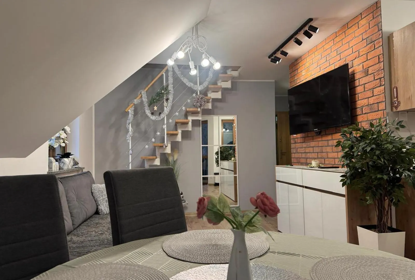 Apartament Trzy Swierki - W Objeciu Natury, Obok Glownego Deptaka - By Spaceapart Karpacz 0*,  Poland